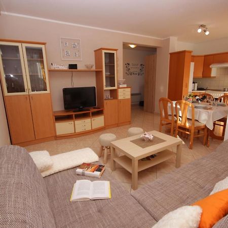 Apartment Ely Rabac Exterior photo