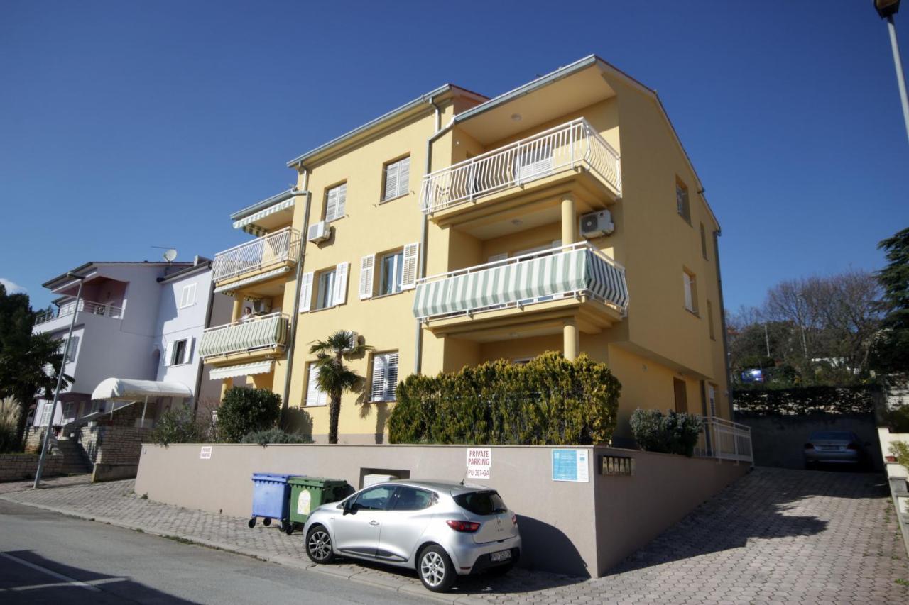 Apartment Ely Rabac Exterior photo